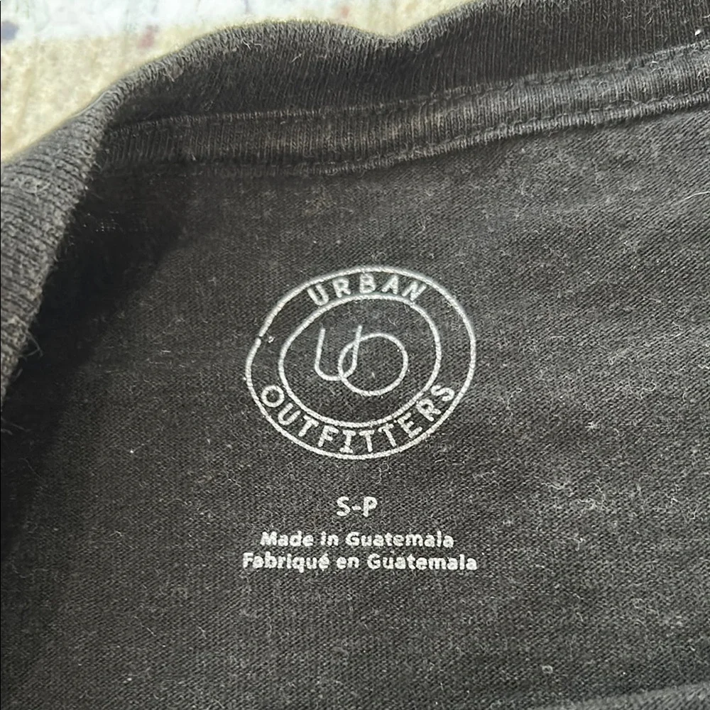Urban Outfitters Black Cropped Tee - Picture 3 of 3